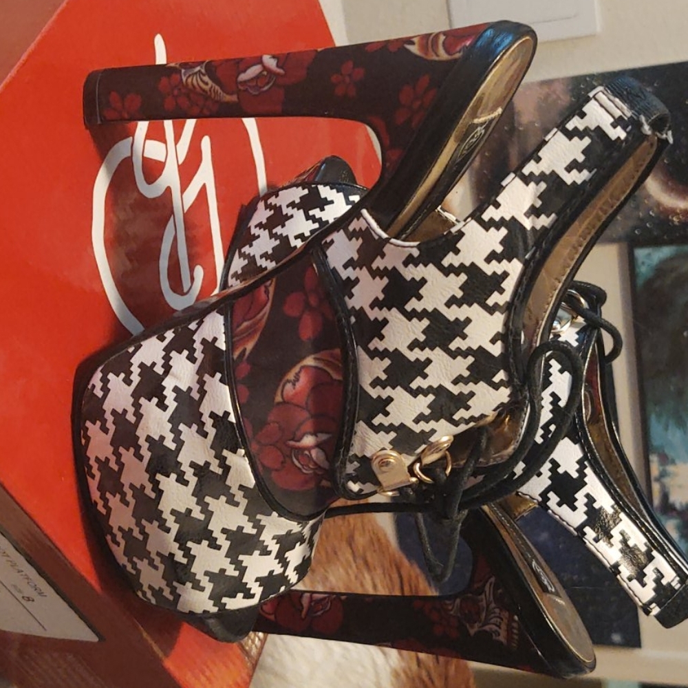 Fox trot platform heels, multi color, size 8